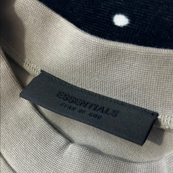 Fear of God ESSENTIALS Gray Crewneck T-Shirt ( 3 SIZES OVERSIZED) - Picture 7 of 8